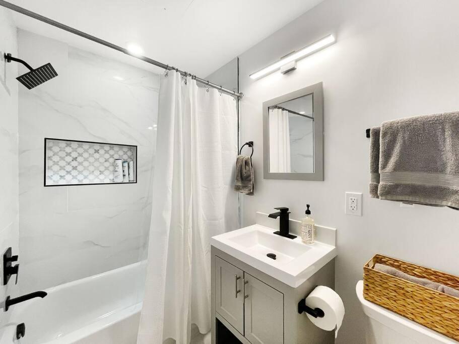 Classy Capitol Hill Apt, Steps From Dc Attraction Washington Dış mekan fotoğraf